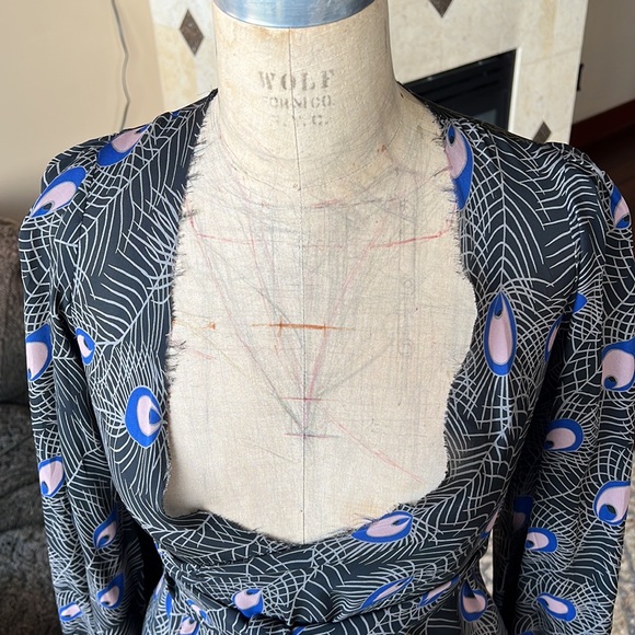 COPY - RARE Luxury Jones one of a kind wrap top (LA iconic) XS-M - Picture 8 of 15